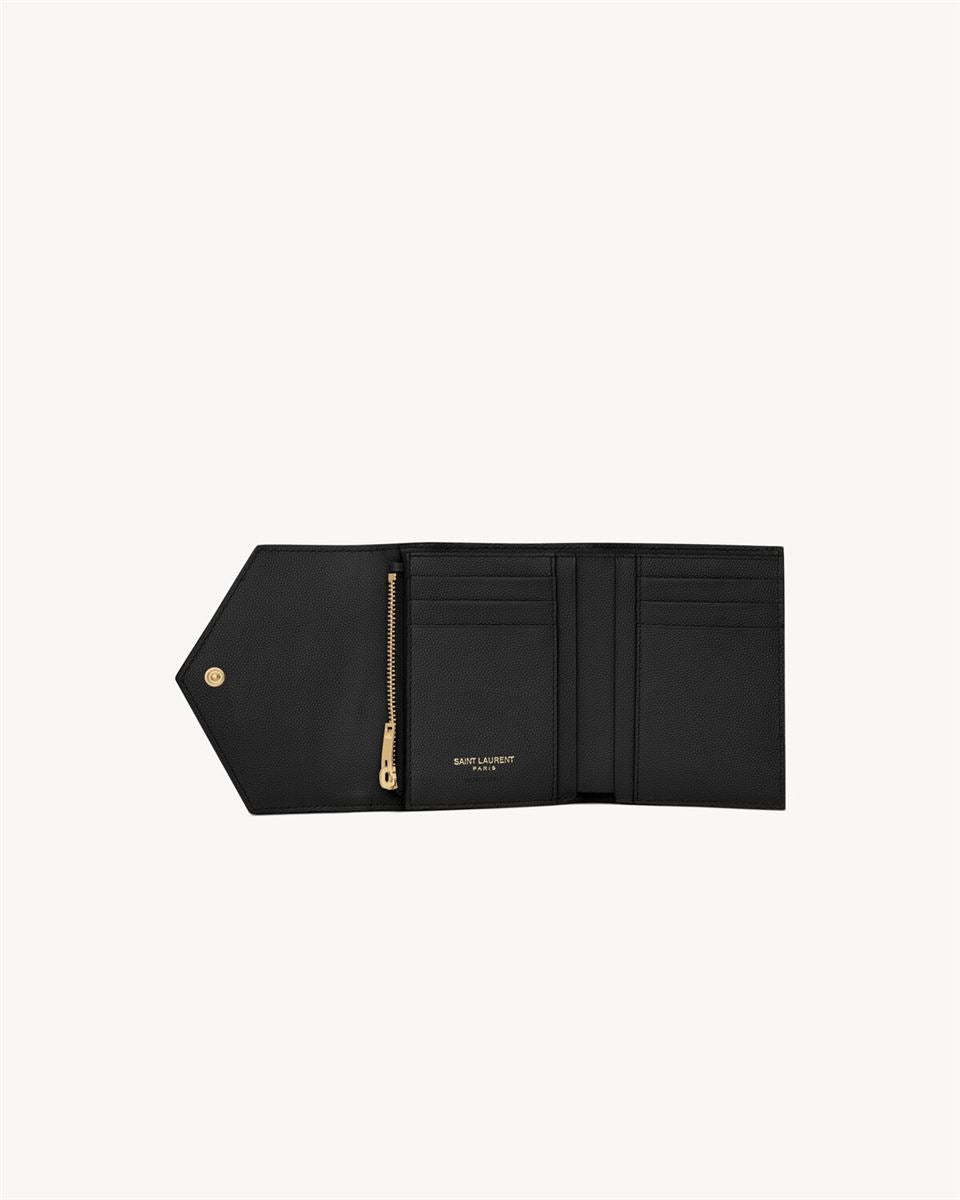 CASSANDRE MATELASSÉ COMPACT TRI FOLD WALLET IN GRAIN DE POUDRE LEATHER