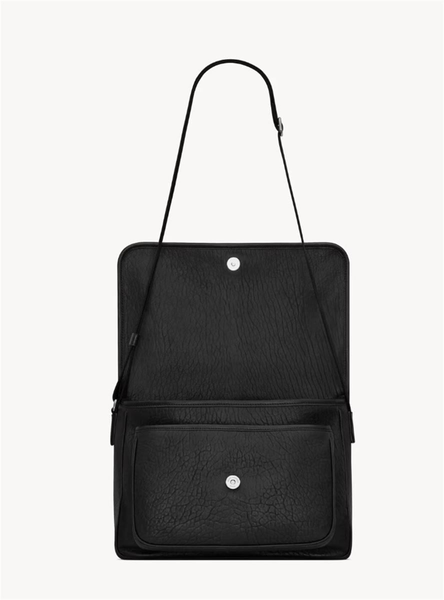 NIKI MESSENGER IN GRAINED LEATHER