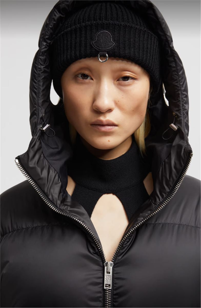 MONCLER X WILLOW SMITH SKAARA HOODED SHORT DOWN JACKET