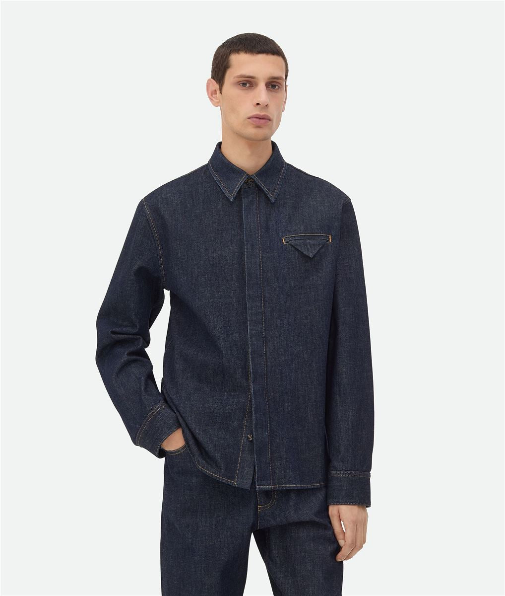 SHIRT IN INDIGO WASHED DENIM.