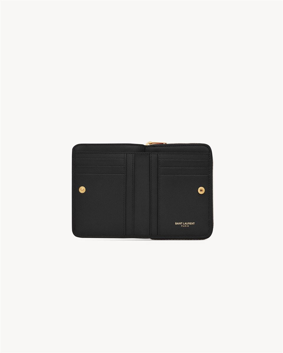 CASSANDRE MATELASSÉ COMPACT ZIP AROUND WALLET IN GRAIN DE POUDRE LEATHER