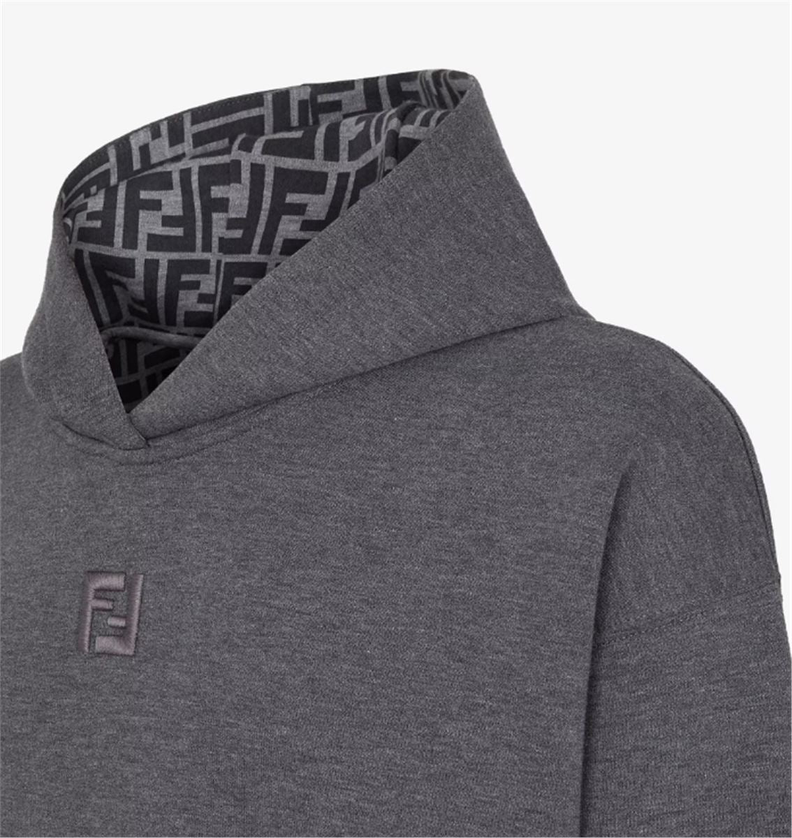 HOODED SWEATSHIRT